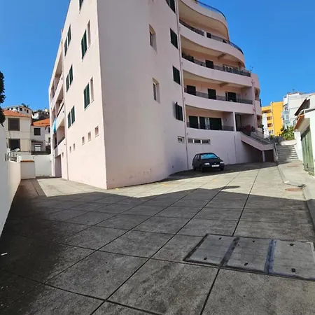 Garden And Seaview - Free Parking Lägenhet