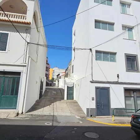 Garden And Seaview - Free Parking Apartment *